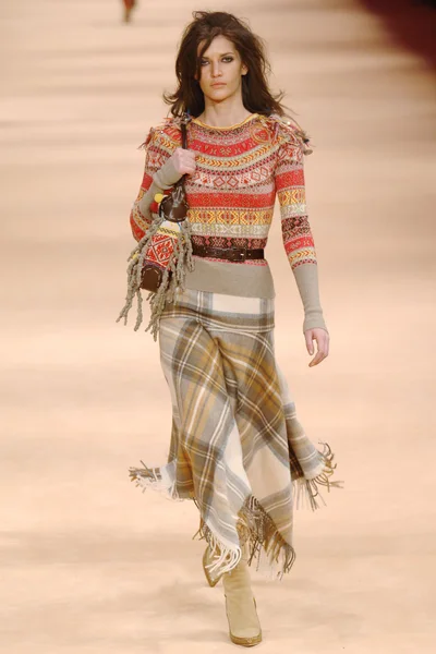 Look 30